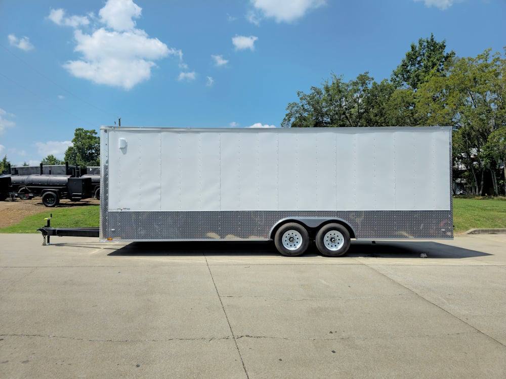 8.5 × 24 ft Enclosed Trailer, photo 4