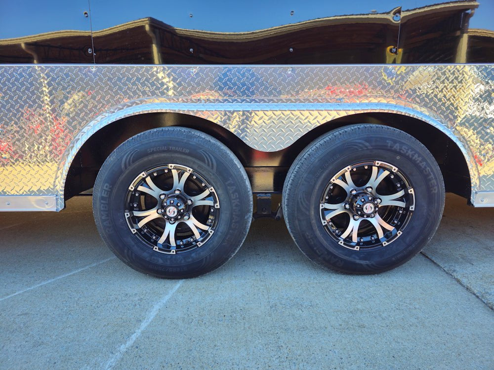 8.5 × 24 ft Enclosed Car Hauler, photo 5