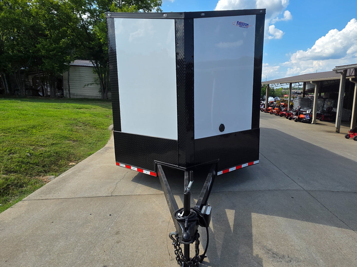 8.5 × 28 ft Enclosed Car Hauler, photo 2