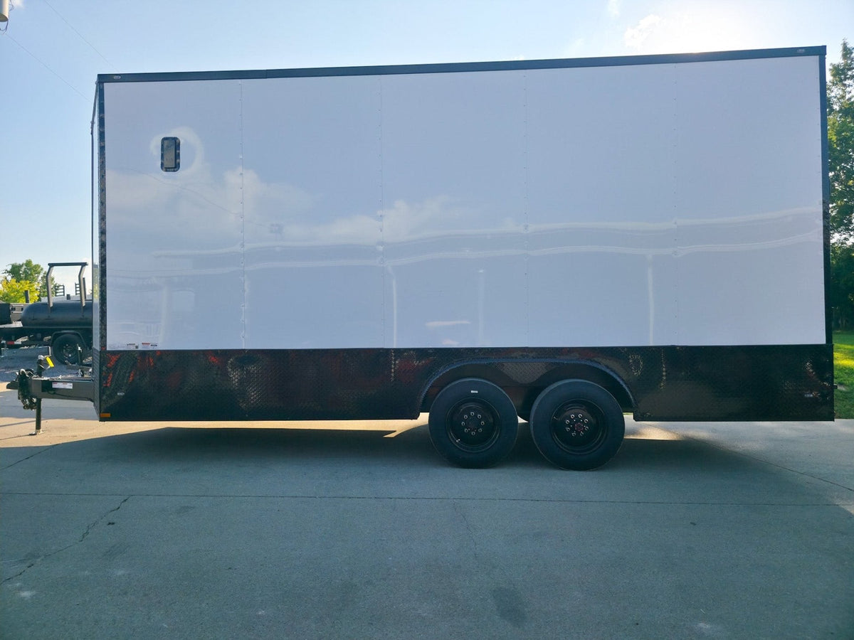 8.5 × 20 ft V-Nose Enclosed Trailer, photo 2
