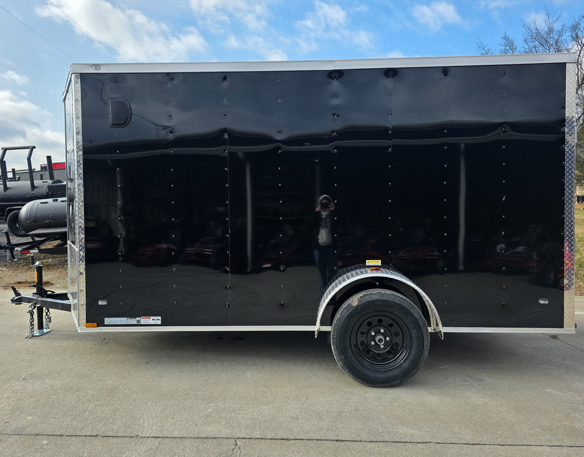 6 × 12 ft V-Nose Enclosed Trailer, photo 4