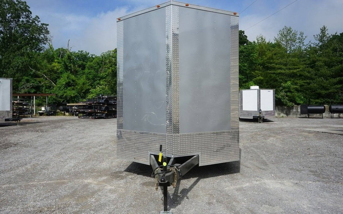 8.5 × 26 ft Enclosed Trailer, photo 3