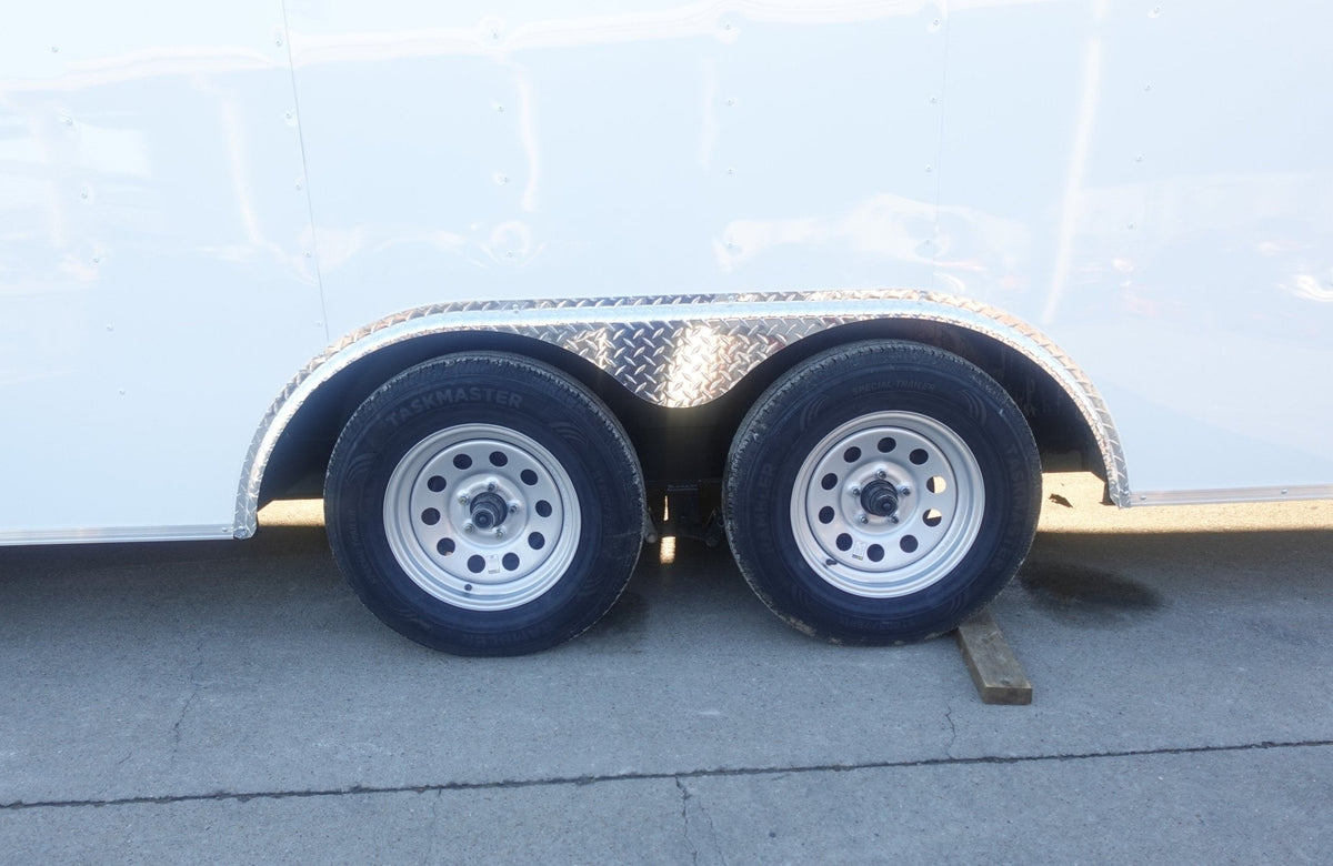 8.5 × 24 ft V-Nose Enclosed Trailer, photo 5