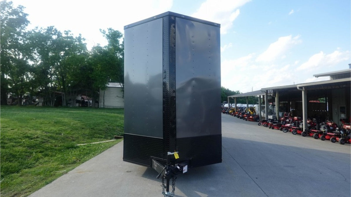 7 × 20 ft V-Nose Enclosed Trailer, photo 2