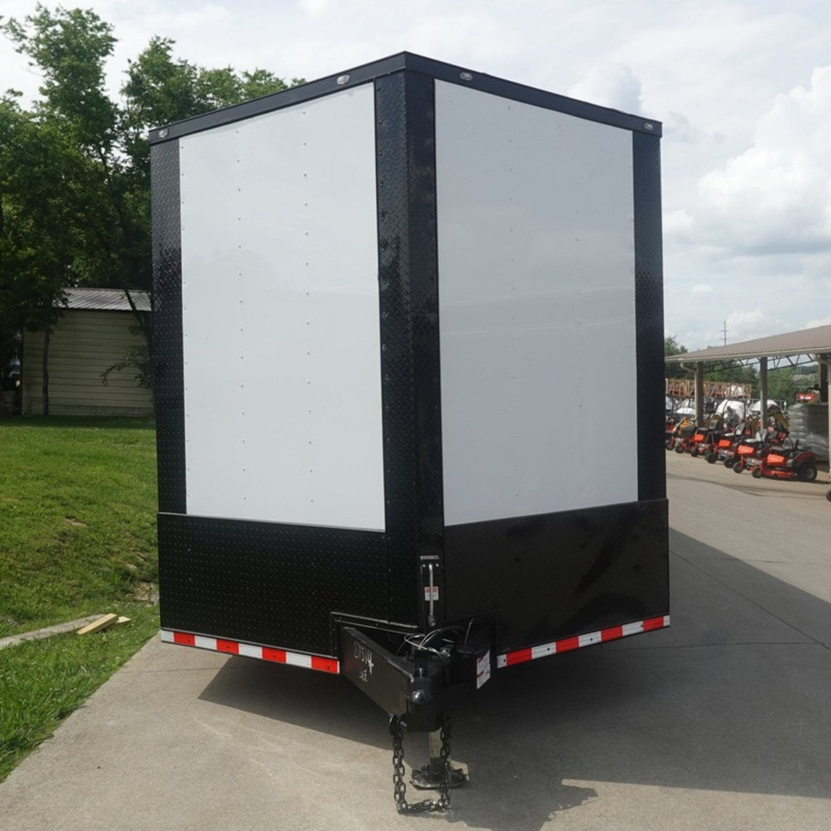 8.5 × 36 ft Enclosed Trailer, photo 2
