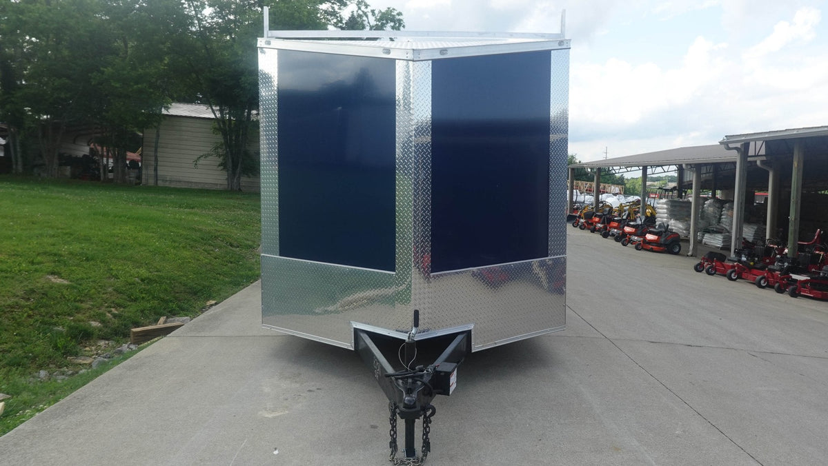 8.5 × 24 ft V-Nose Enclosed Trailer, photo 2