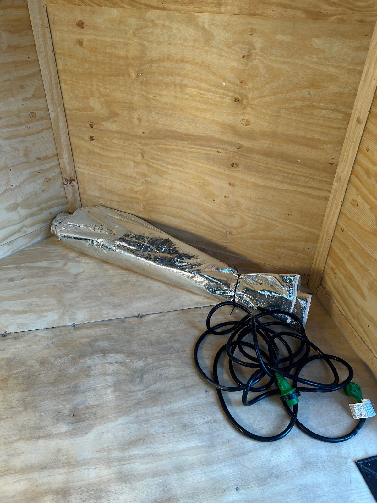 8.5 × 24 ft Enclosed Trailer, photo 5