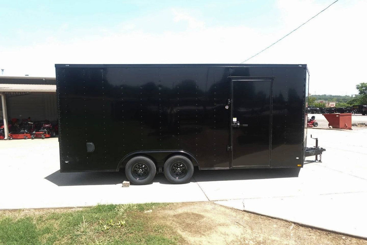 8.5 × 18 ft V-Nose Enclosed Trailer, photo 4