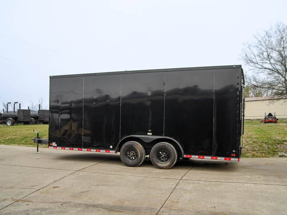 8.5 × 18 ft V-Nose Enclosed Trailer, photo 3