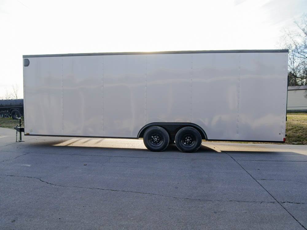 8.5 × 24 ft V-Nose Enclosed Trailer, photo 3