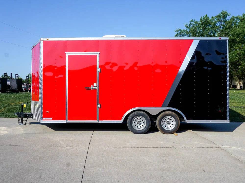 8.5 × 18 ft Enclosed Trailer, photo 3