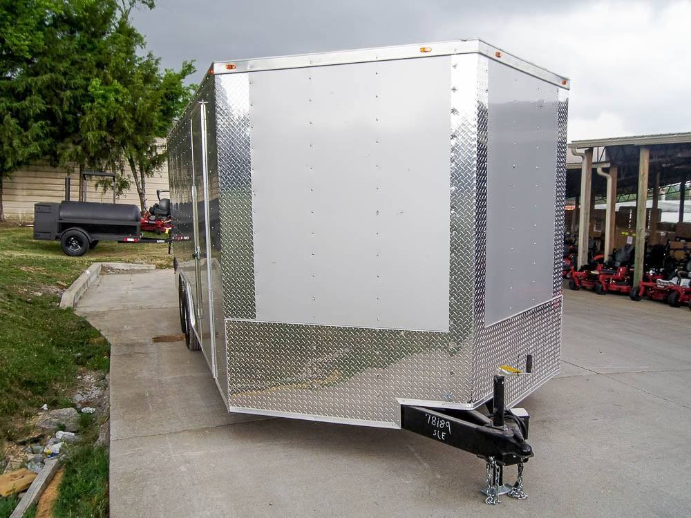8.5 × 20 ft V-Nose Enclosed Trailer, photo 1