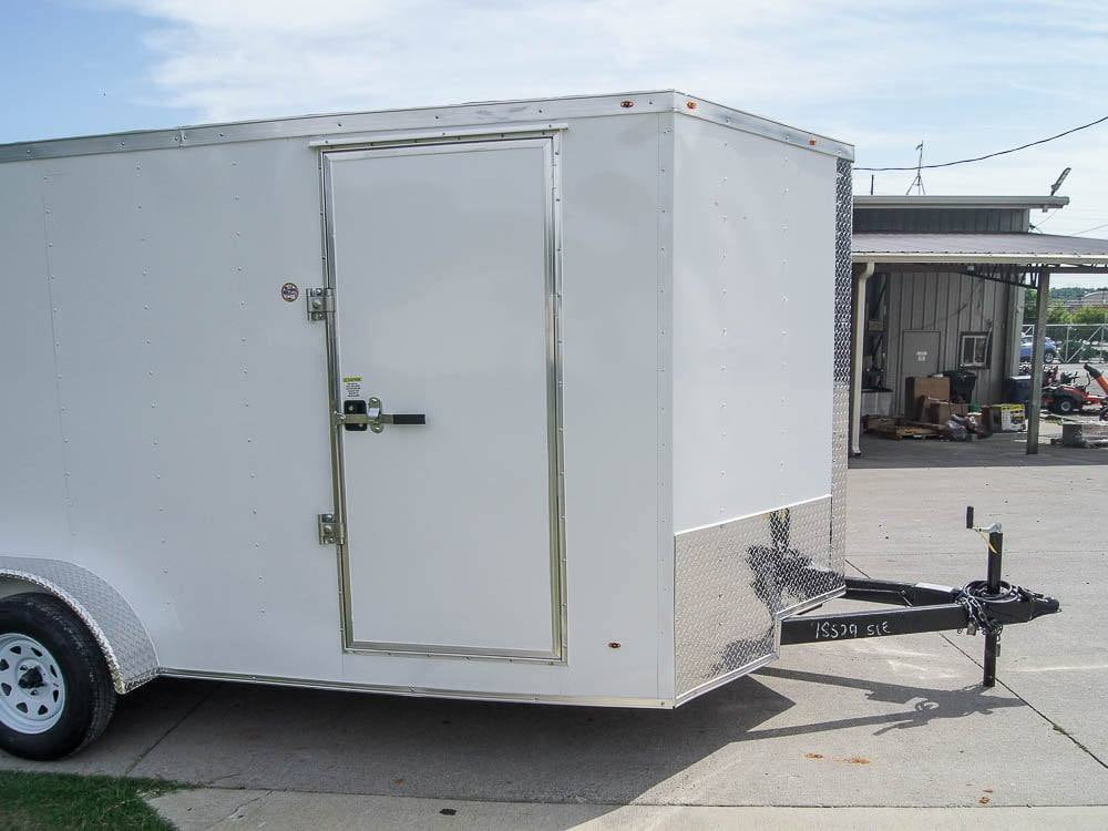 7 × 16 ft V-Nose Enclosed Trailer, photo 2