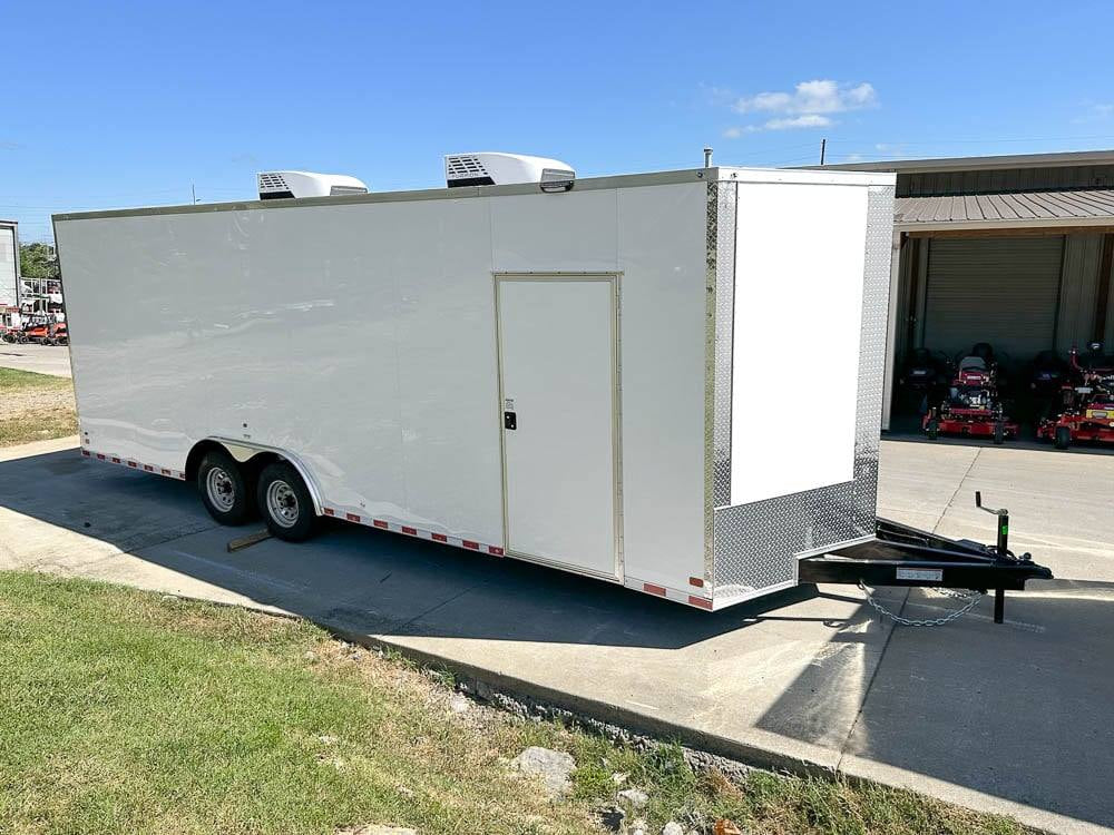 8.5 × 24 ft V-Nose Enclosed Trailer, photo 3
