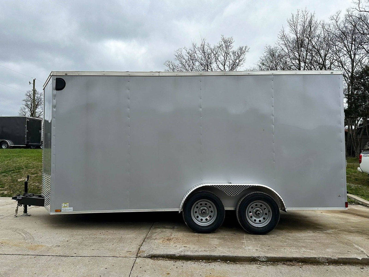 7 × 16 ft V-Nose Enclosed Trailer, photo 3