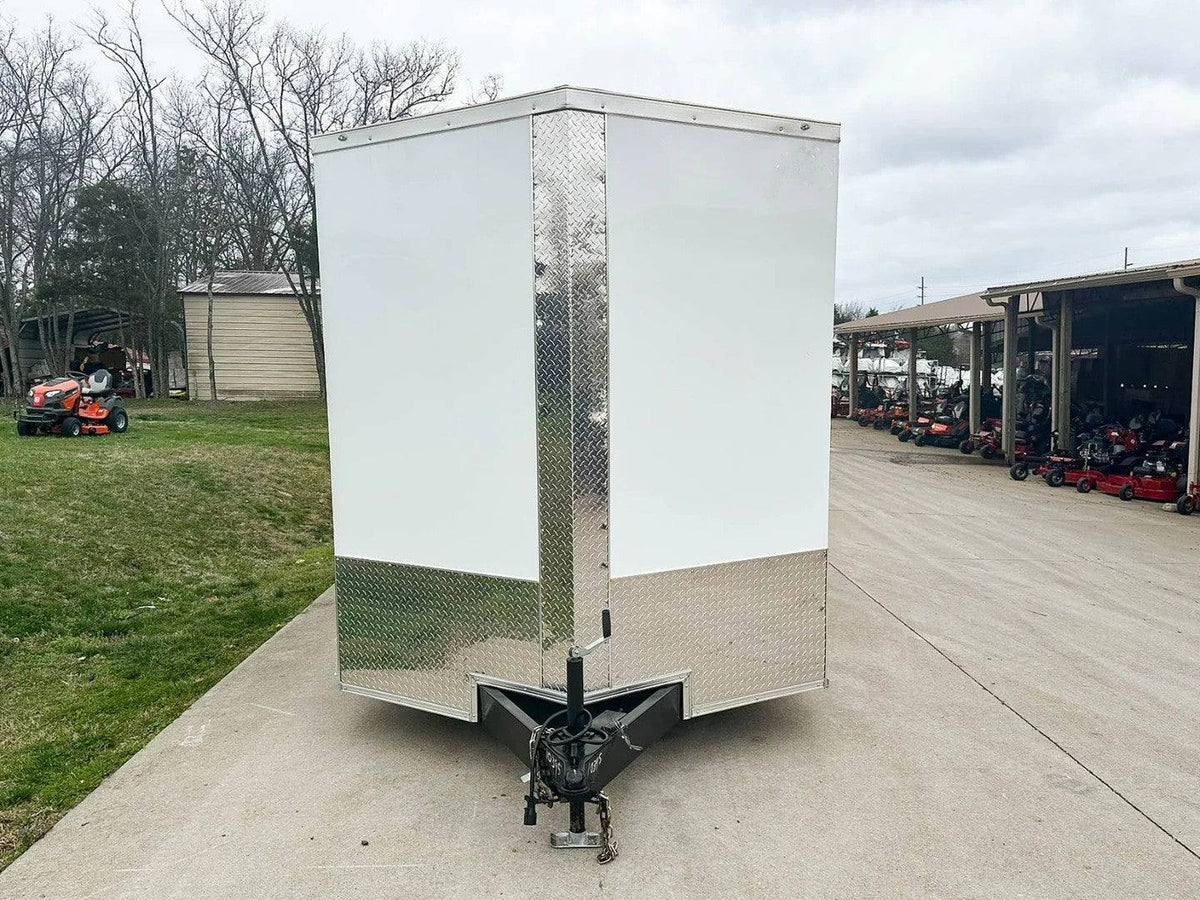 7 × 16 ft V-Nose Enclosed Trailer, photo 2