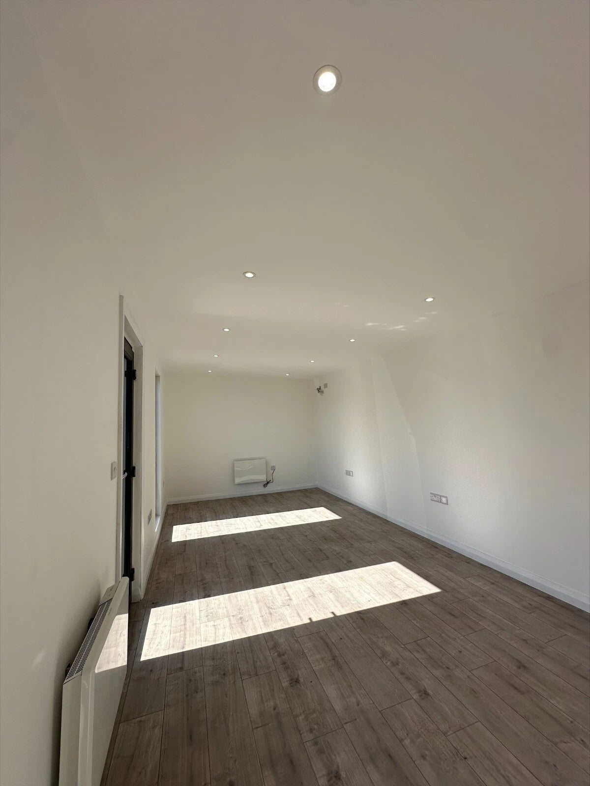 7.5×3m Office with kitchenette/WC, photo 2