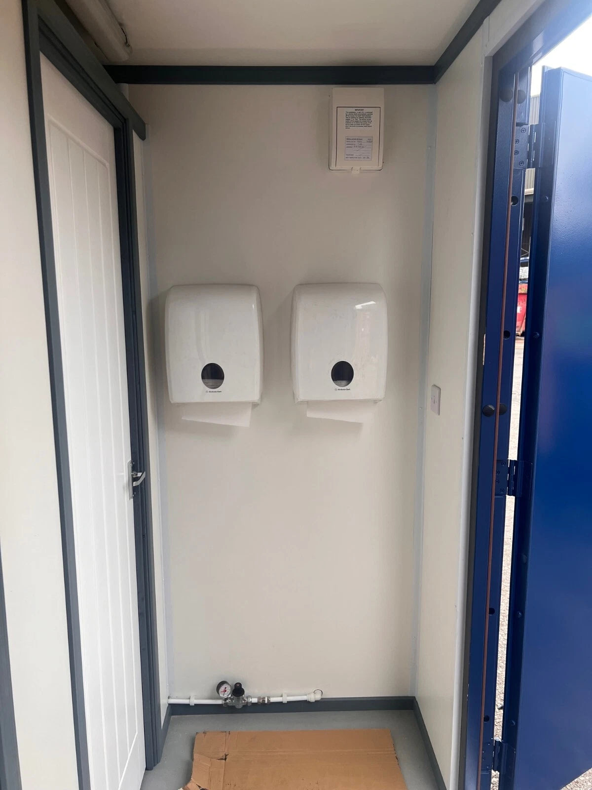 20 × 8 ft Shipping Container Toilet Block, photo 2