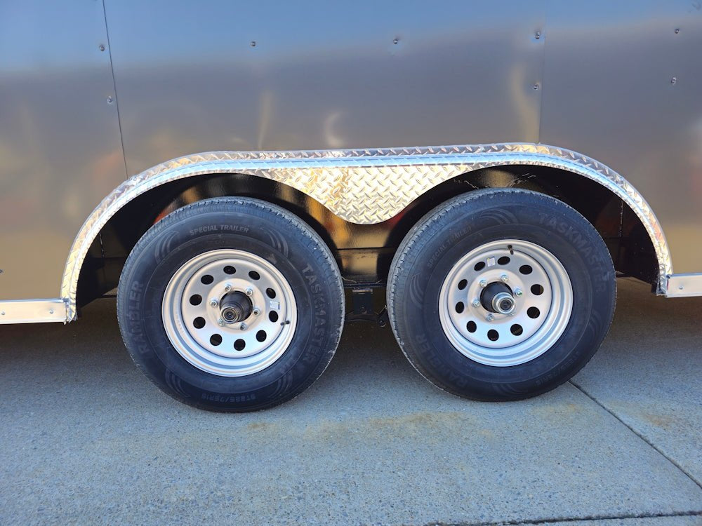 8.5 × 24 ft Enclosed Car Hauler, photo 5