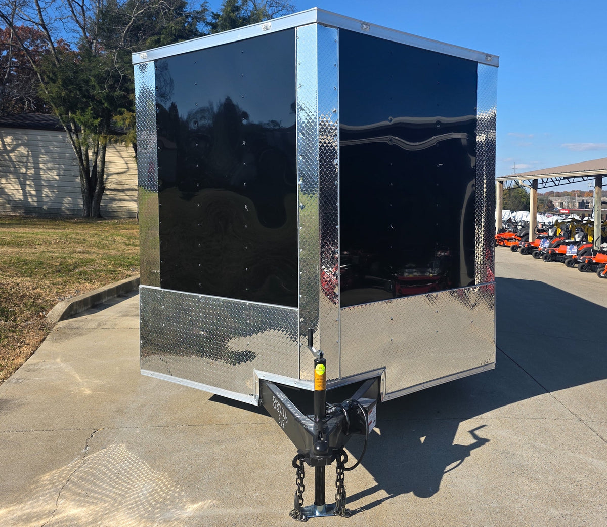 8.5 × 20 ft V-Nose Enclosed Trailer, photo 2