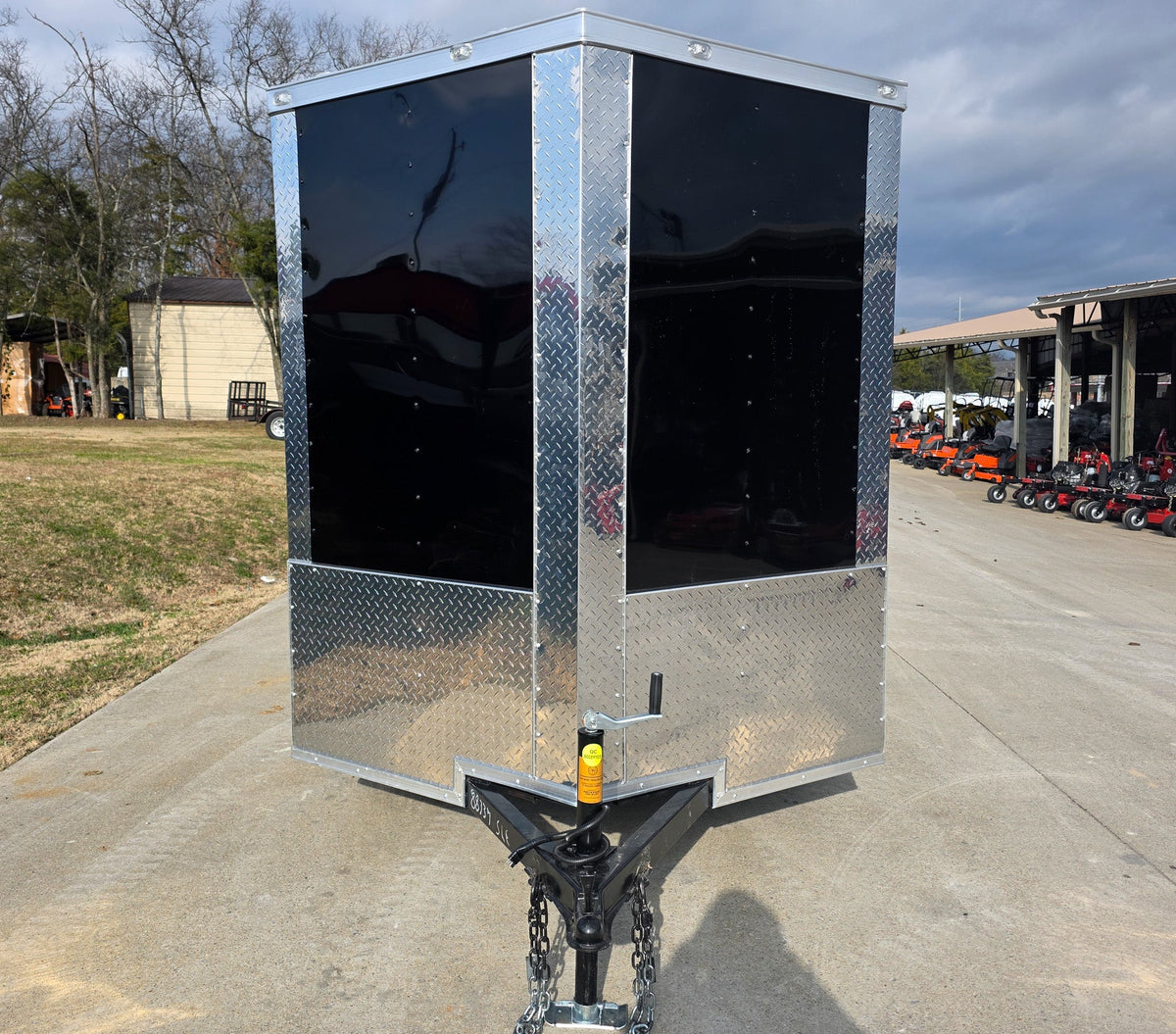 6 × 12 ft V-Nose Enclosed Trailer, photo 2