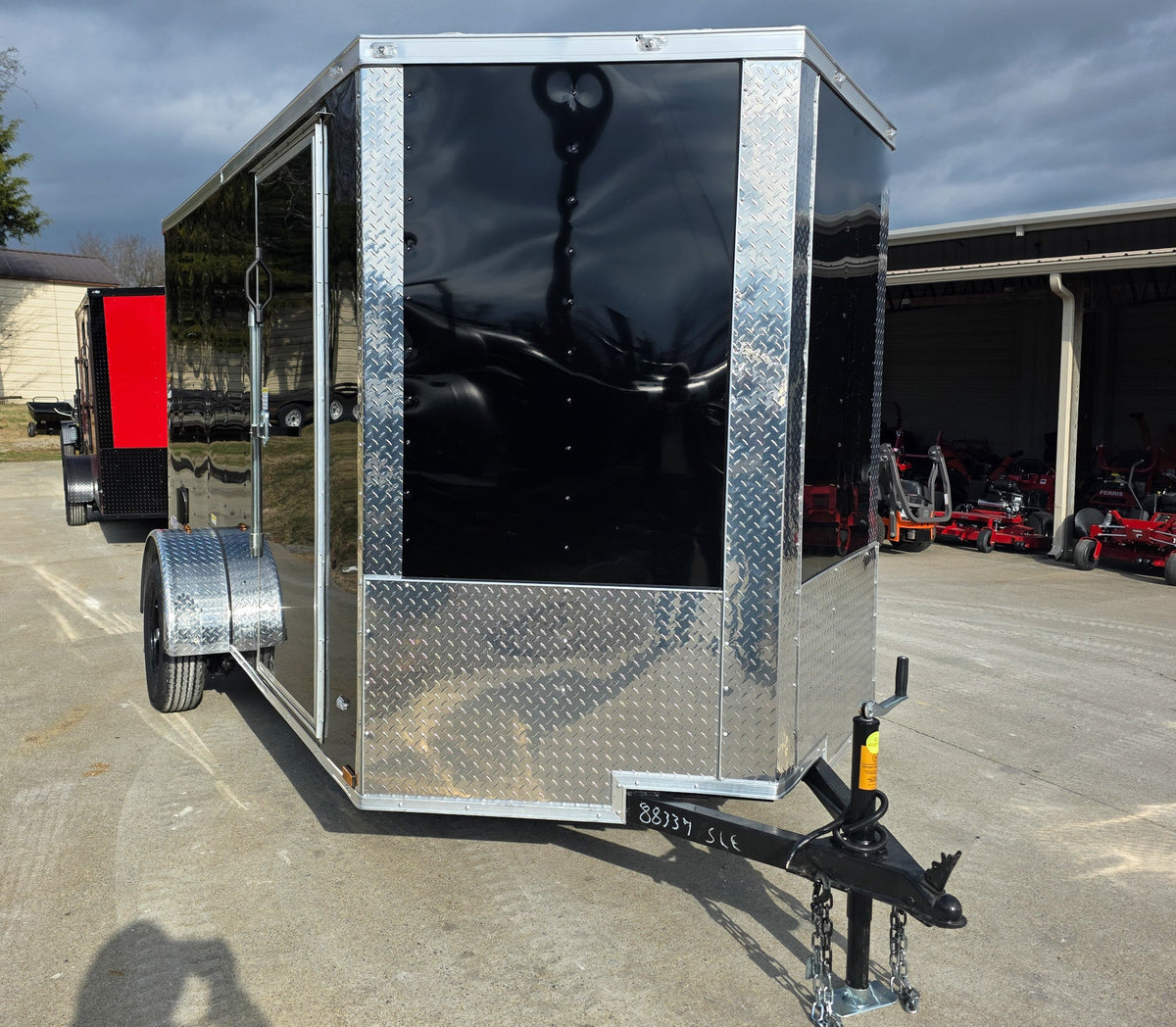 6 × 12 ft V-Nose Enclosed Trailer, photo 3