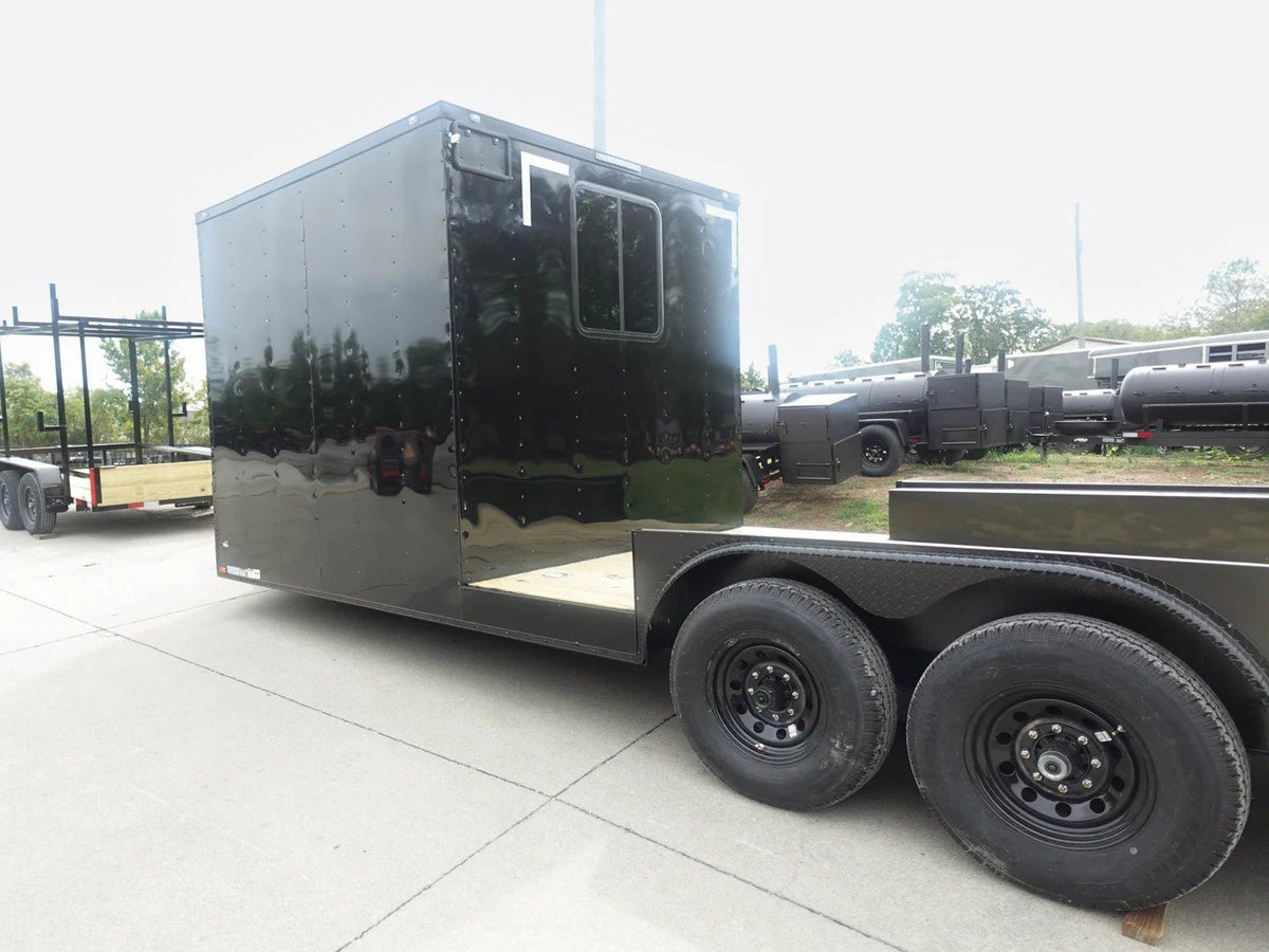 8.5 × 24 ft V-Nose Hybrid Enclosed Trailer, photo 4
