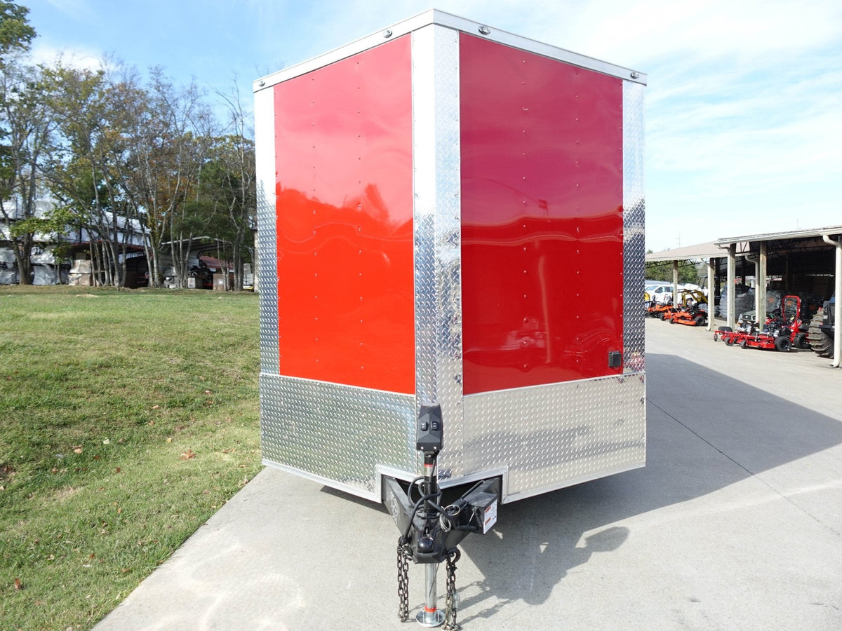 8.5 × 24 ft V-Nose Enclosed Trailer, photo 2