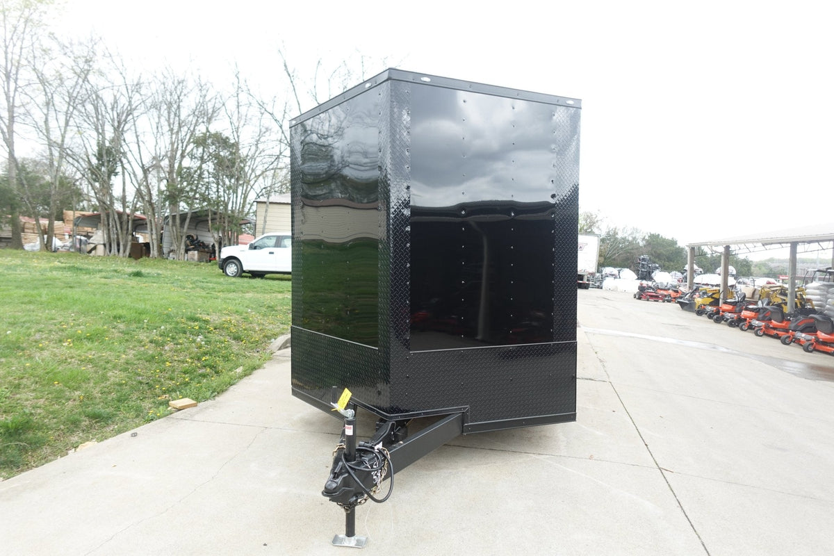 8.5 × 20 ft V-Nose Enclosed Trailer, photo 2