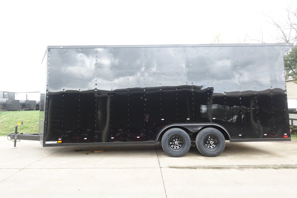 8.5 × 20 ft V-Nose Enclosed Trailer, photo 3