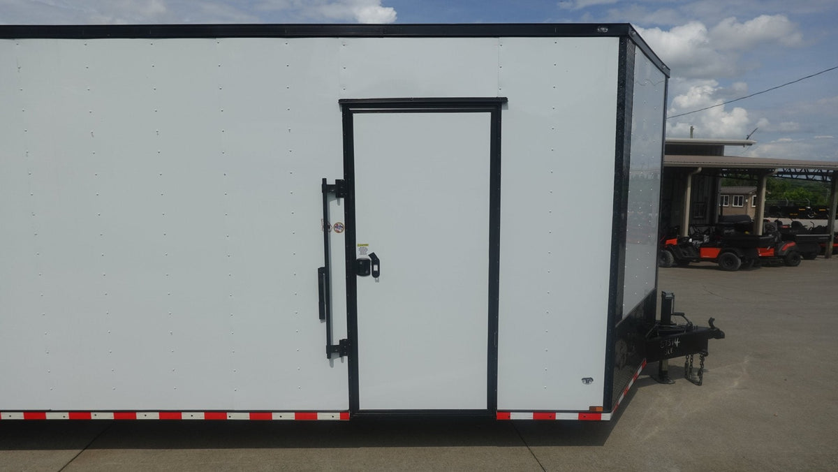 8.5 × 36 ft Enclosed Trailer, photo 4