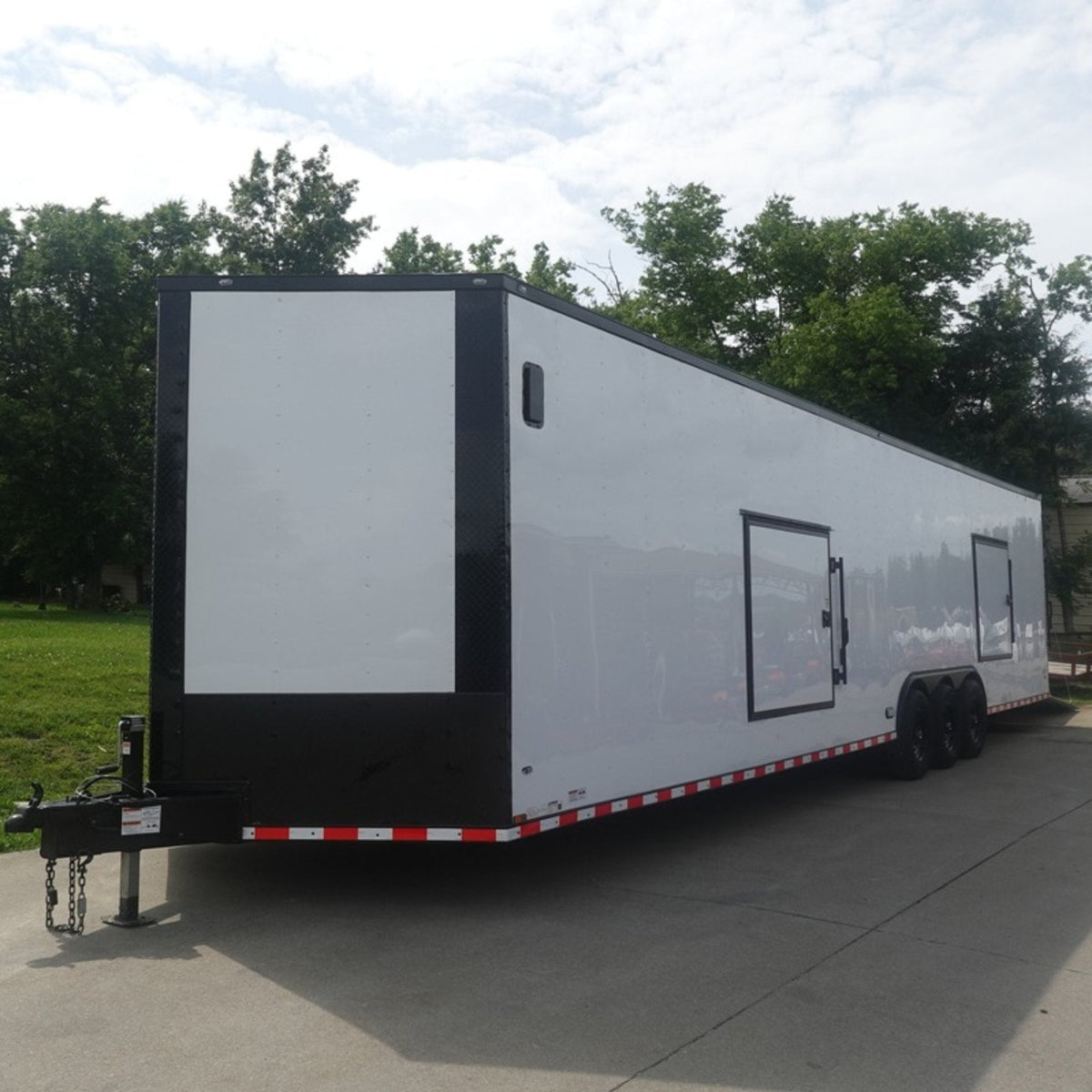 8.5 × 36 ft Enclosed Trailer, photo 1