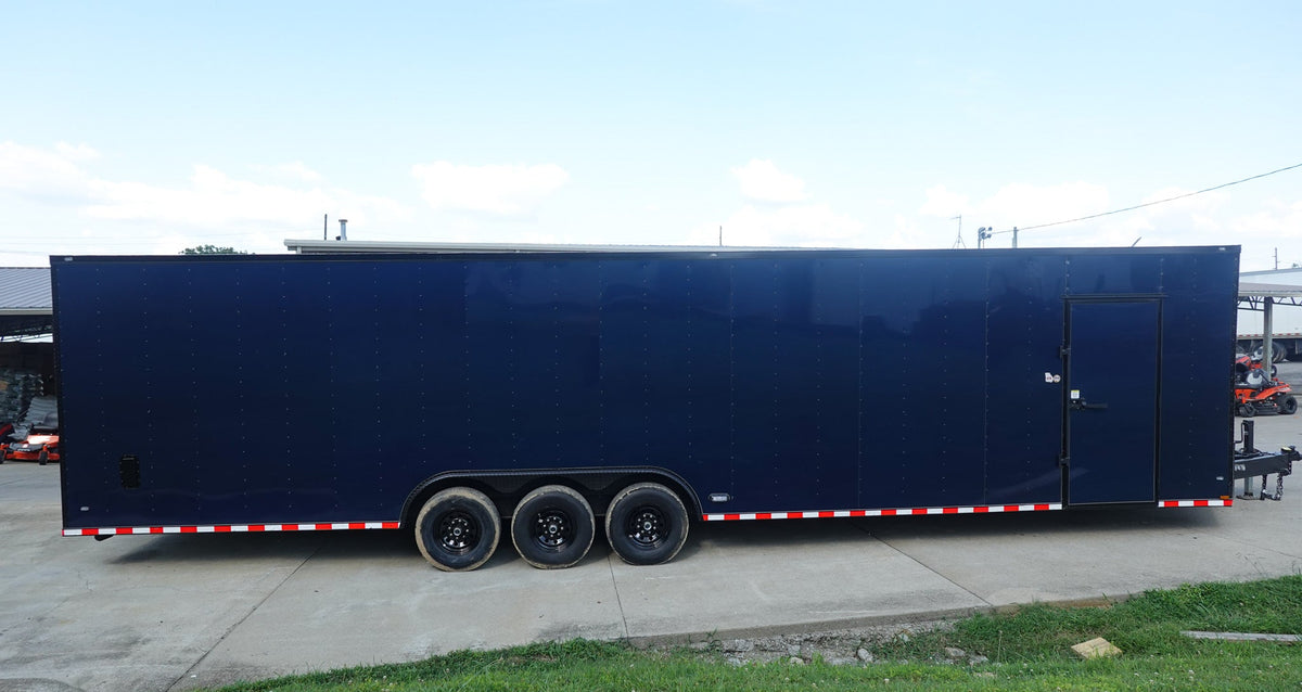 8.5 × 36 ft Enclosed Trailer, photo 3
