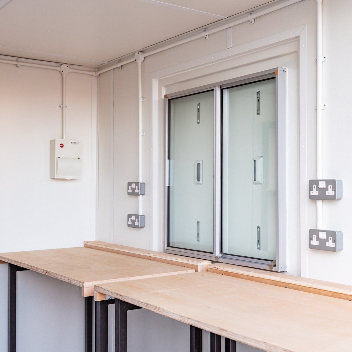 10 ft Custom Workshop/Office Shipping Container, photo 3