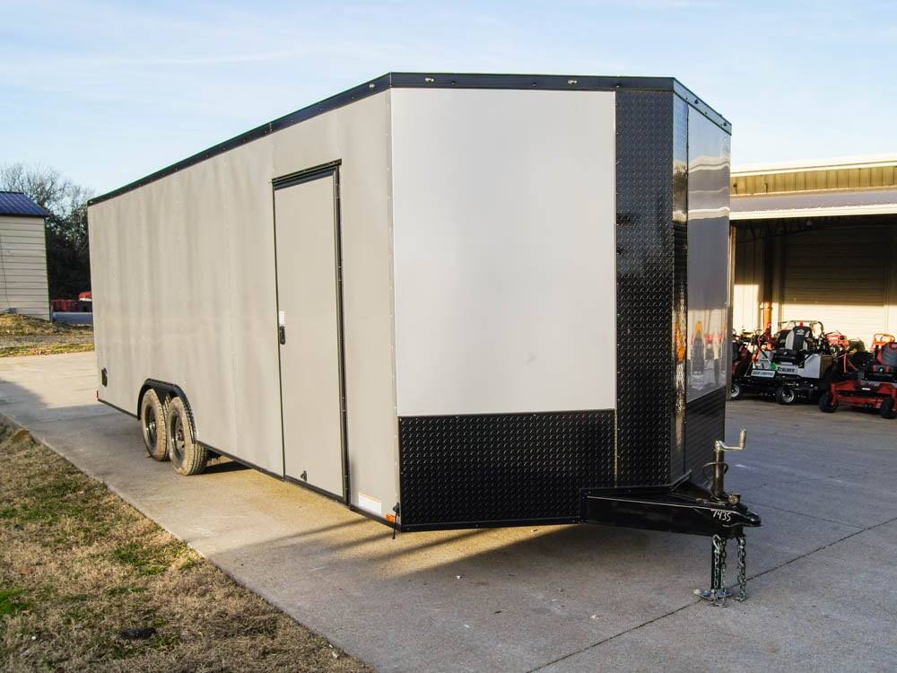 8.5 × 24 ft V-Nose Enclosed Trailer, photo 5