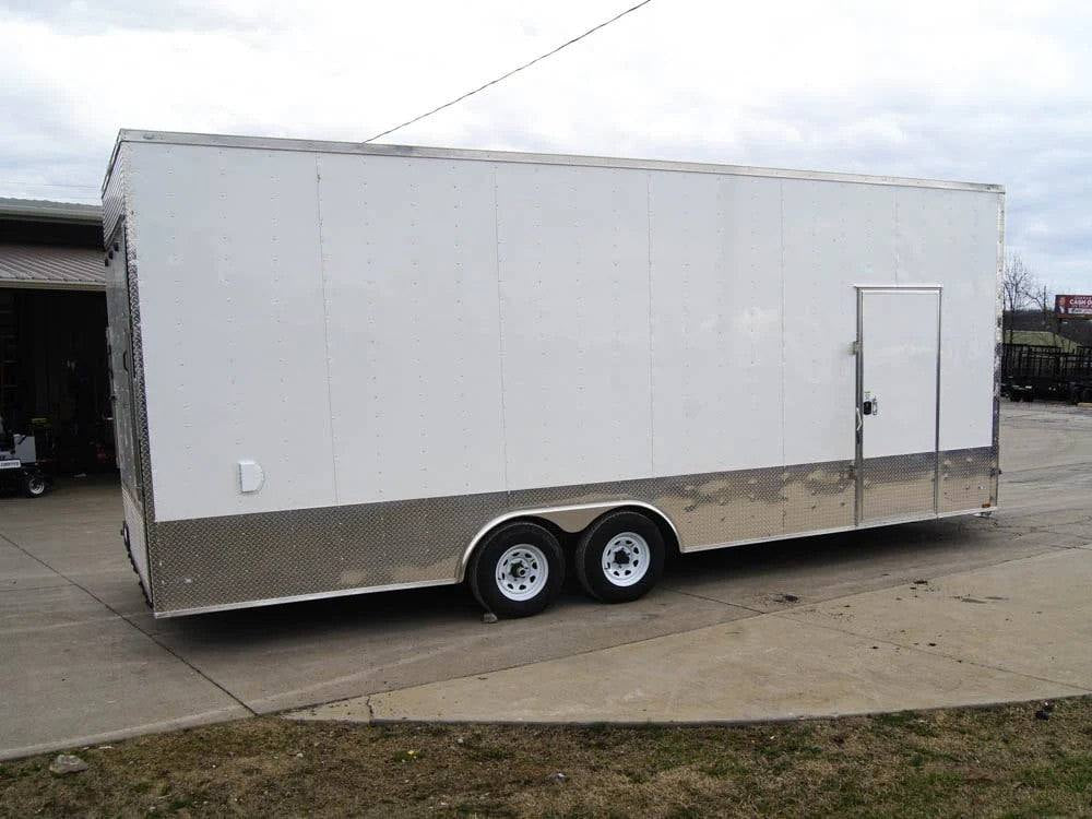 8.5 × 24 ft V-Nose Enclosed Trailer, photo 5