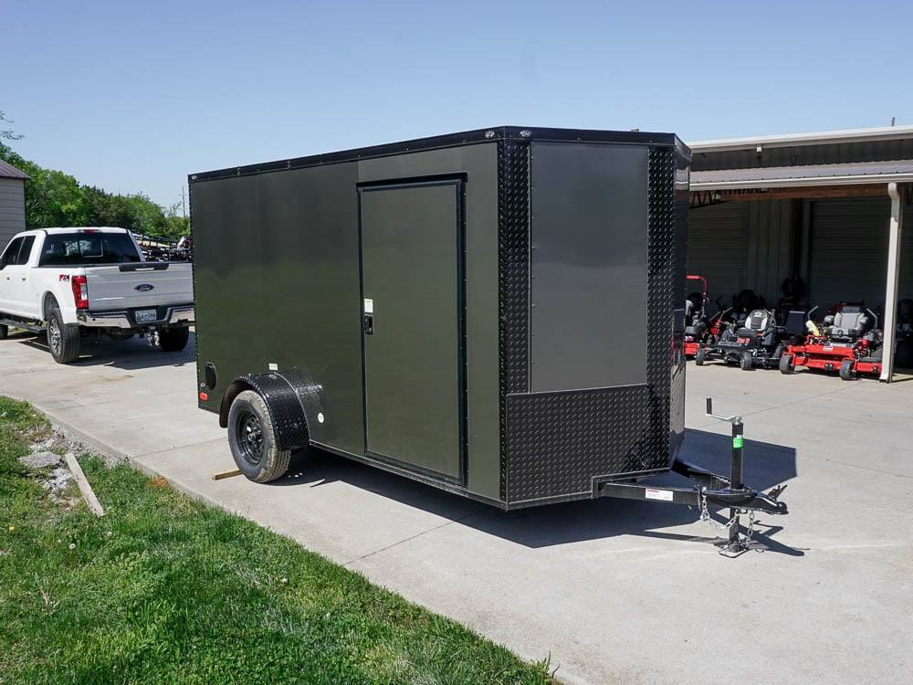 6 × 12 ft V-Nose Enclosed Trailer, photo 1