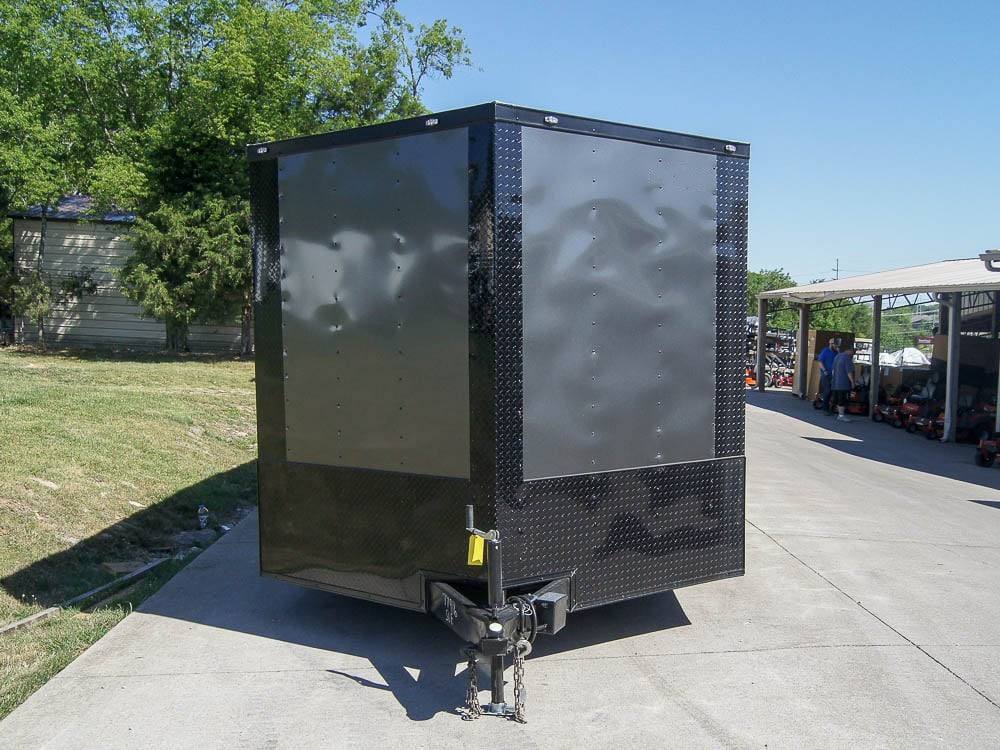 8.5 × 24 ft V-Nose Enclosed Trailer, photo 2