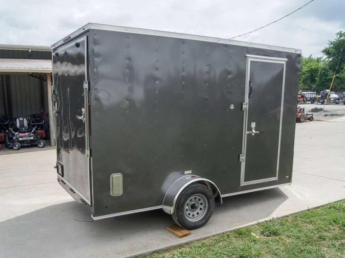 7 × 12 ft V-Nose Enclosed Trailer, photo 4