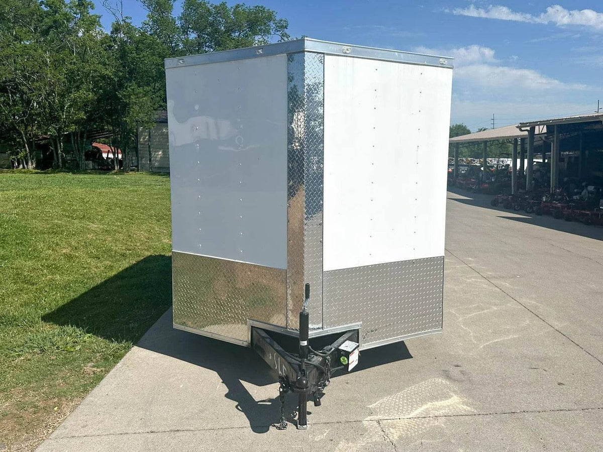7 × 12 ft V-Nose Enclosed Trailer, photo 2