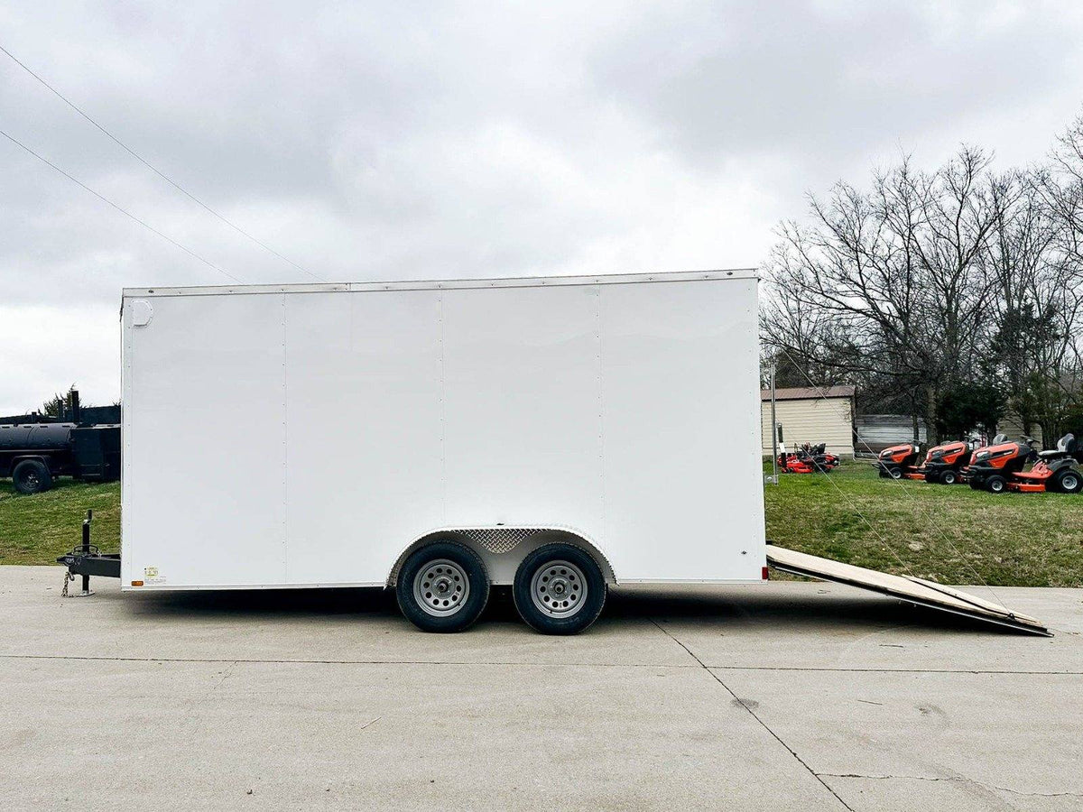 7 × 16 ft V-Nose Enclosed Trailer, photo 3