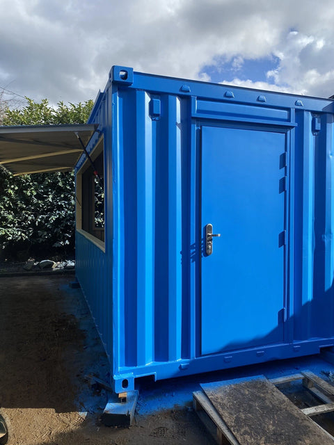 15 ft Shipping Container Bar/Kiosk/Stall/Pod, photo 1