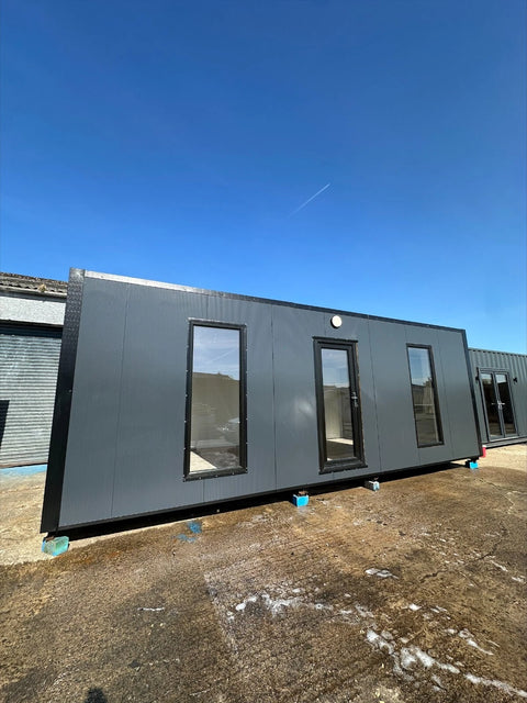 7.5×3m Office with kitchenette/WC, photo 1