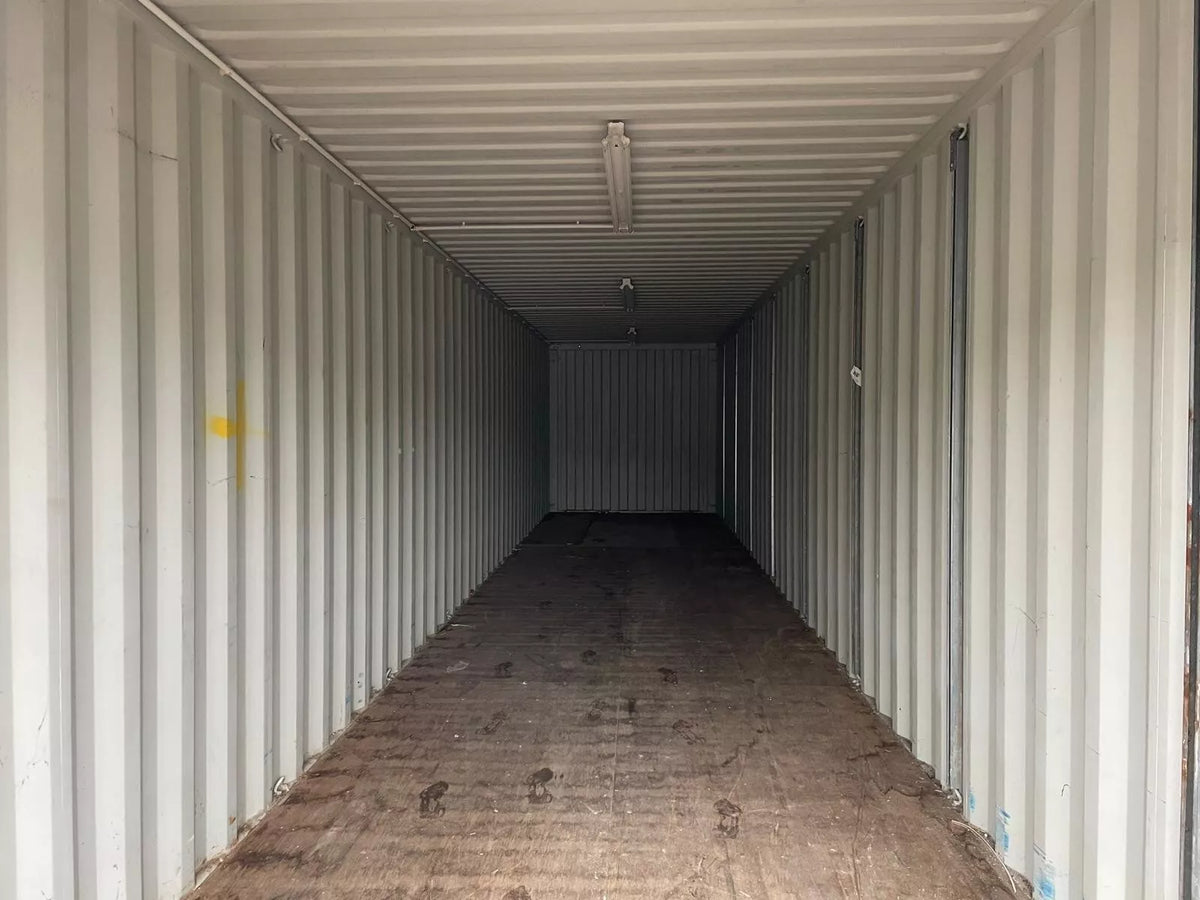 40 ft Shipping Container with Roll-Up Door, photo 3