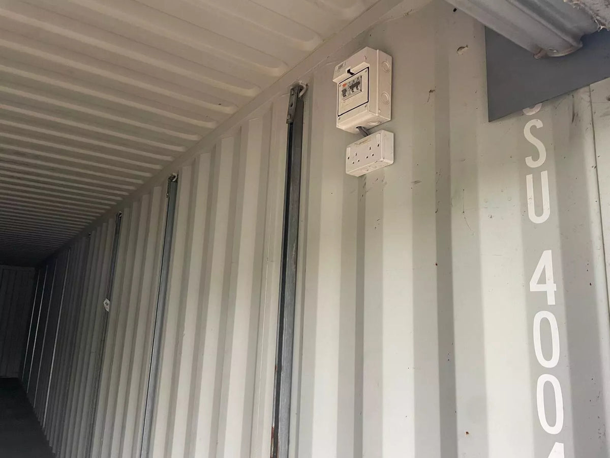 40 ft Shipping Container with Roll-Up Door, photo 2