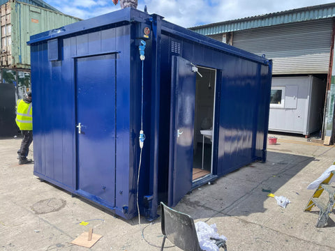 16 × 9 ft 3 + 1 Toilet Block, photo 1